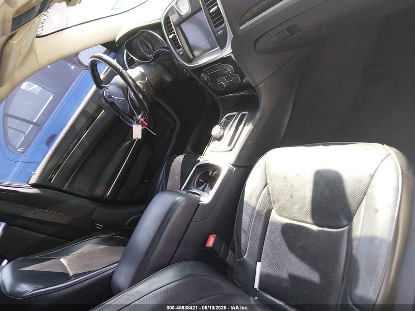 2016 CHRYSLER 300C auction photo 5