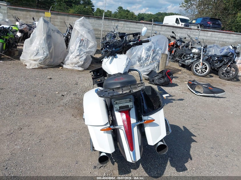 2015 VICTORY MOTORCYCLES CROSS COUNTRY auction photo 6