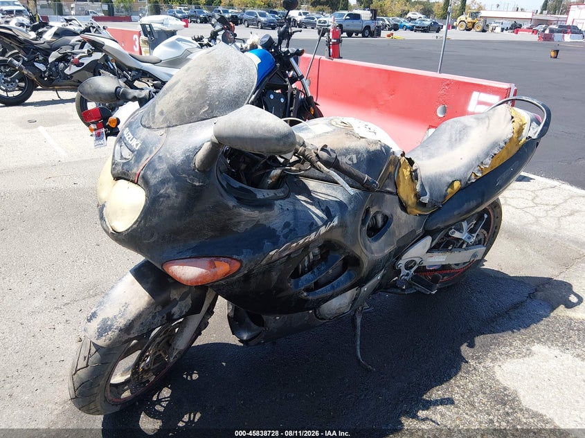 2001 SUZUKI GSX750 auction photo 2