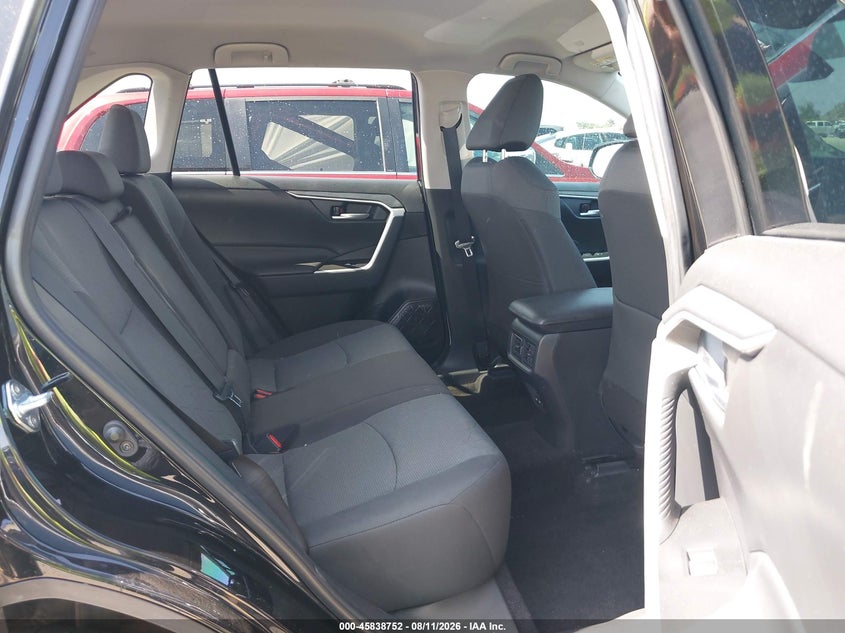 TOYOTA RAV4 - zdjęcie 8