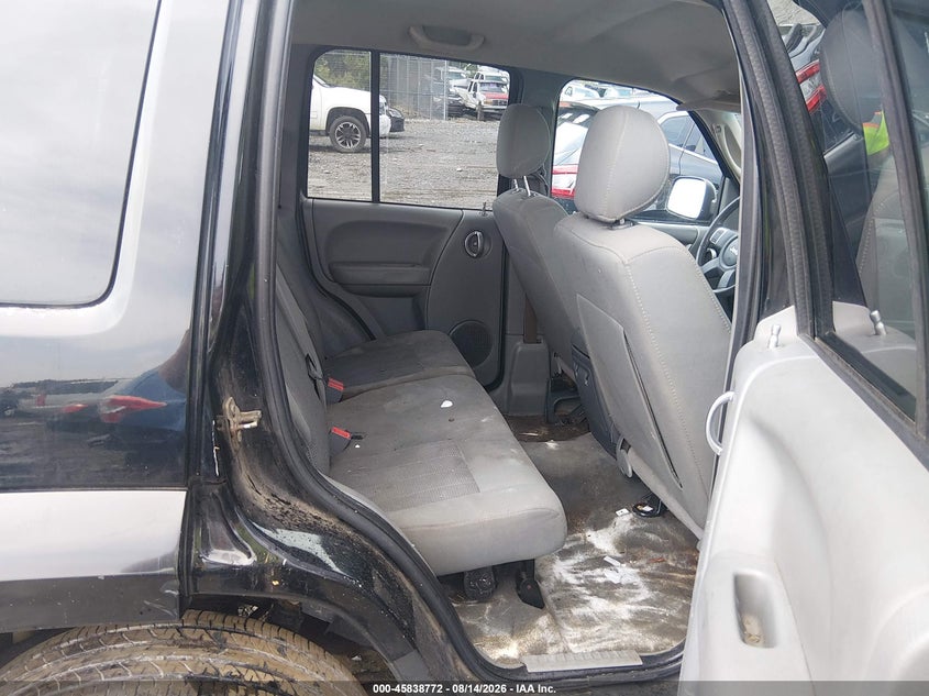 2005 JEEP LIBERTY auction photo 8