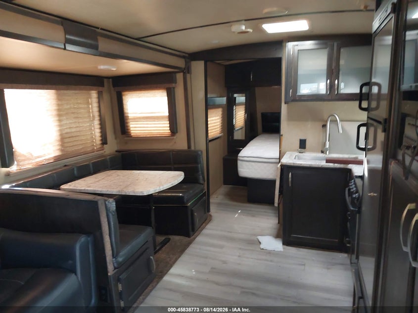 2018 GRAND DESIGN 30' TRAVEL TRAILER auction photo 5