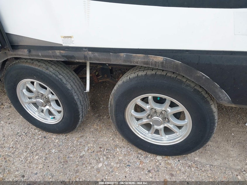 2018 GRAND DESIGN 30' TRAVEL TRAILER auction photo 7