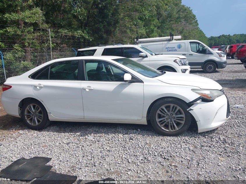 TOYOTA CAMRY - zdjęcie 13