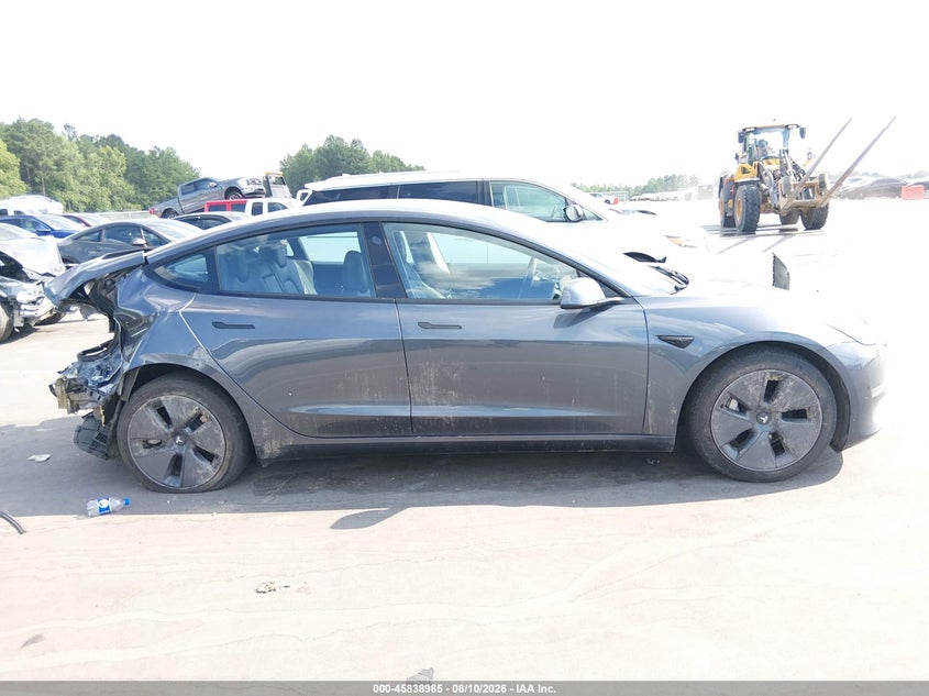 TESLA MODEL 3 - zdjęcie 14