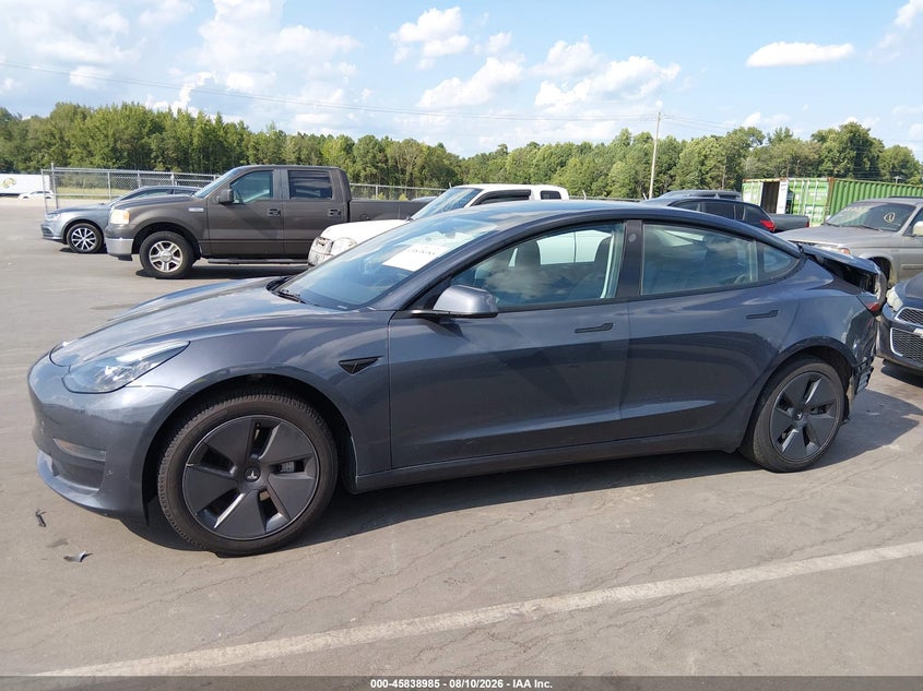 TESLA MODEL 3 - zdjęcie 15