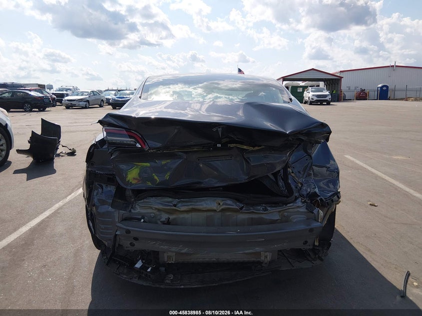 TESLA MODEL 3 - zdjęcie 17