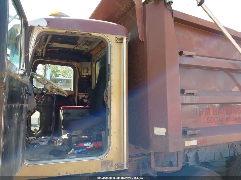 1985 PETERBILT 359 auction photo 7