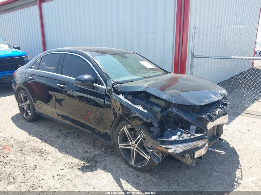 2021 MERCEDES-BENZ A 220