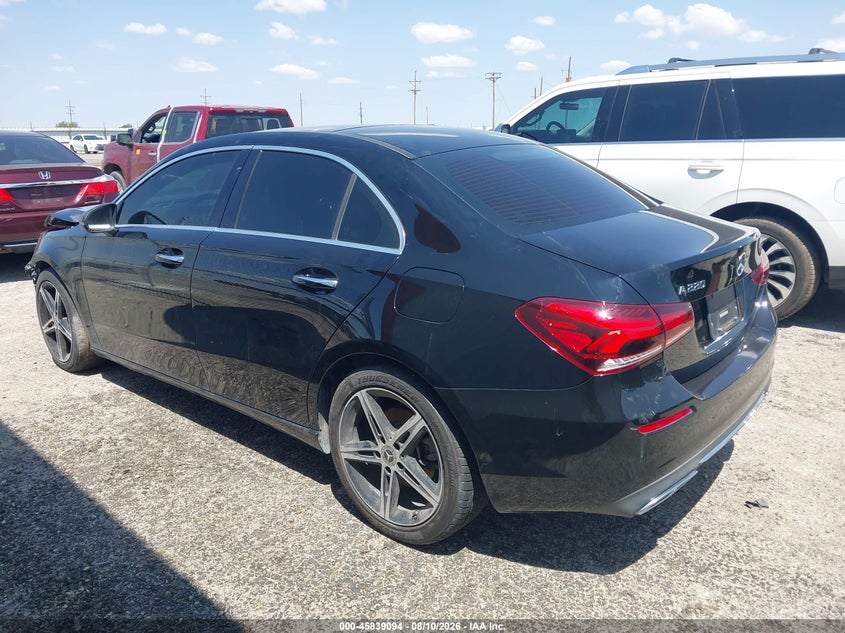 MERCEDES-BENZ A 220 - zdjęcie 3