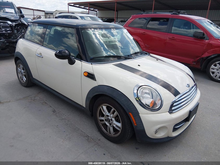2013 MINI HARDTOP auction photo 1