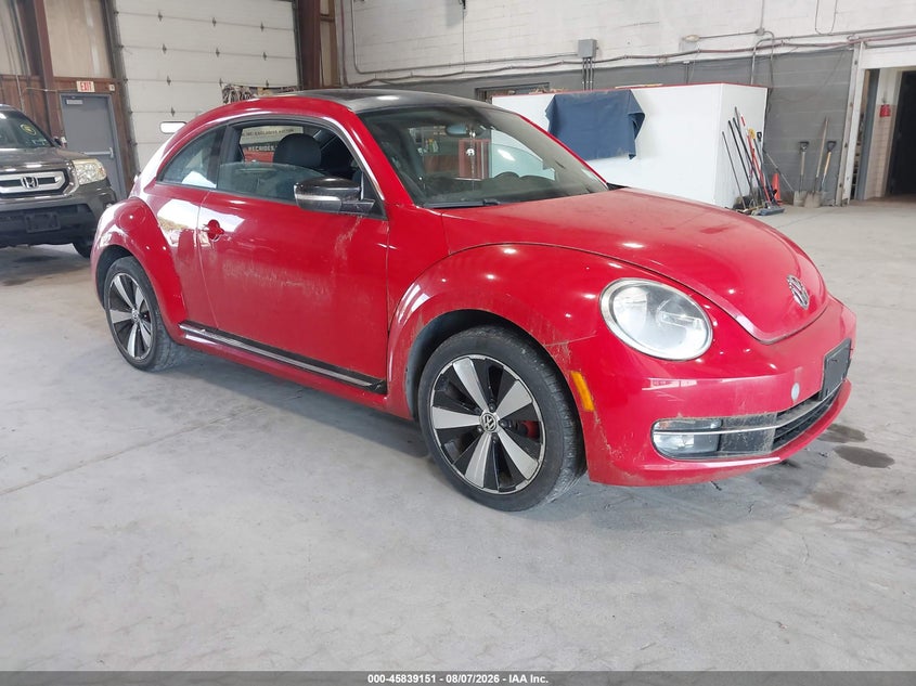 2013 VOLKSWAGEN BEETLE auction photo 1