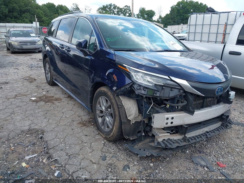 2021 TOYOTA SIENNA auction photo 1