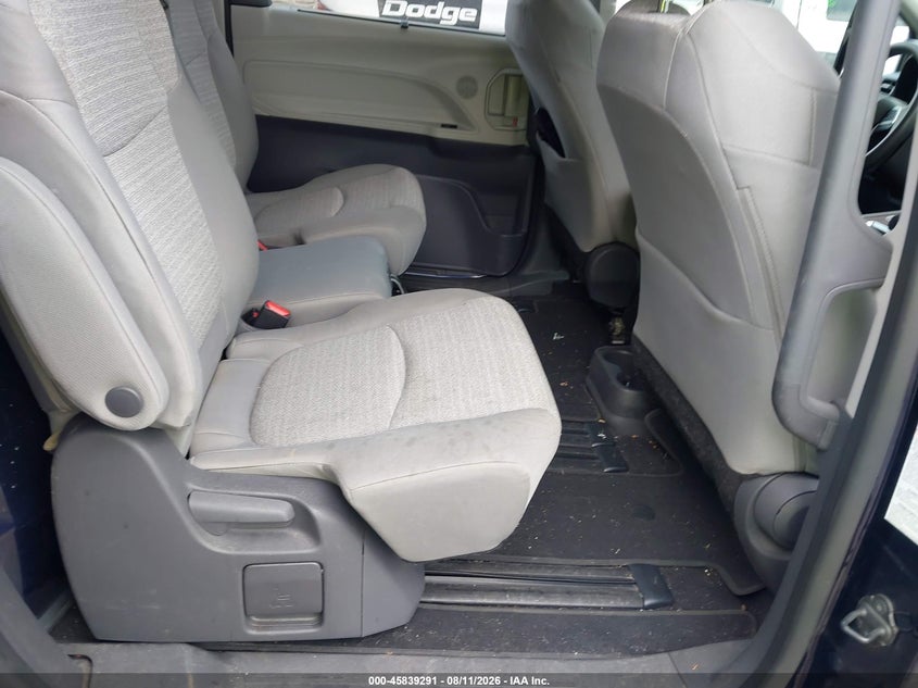 2021 TOYOTA SIENNA auction photo 8