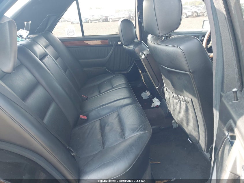 1994 MERCEDES-BENZ E auction photo 8