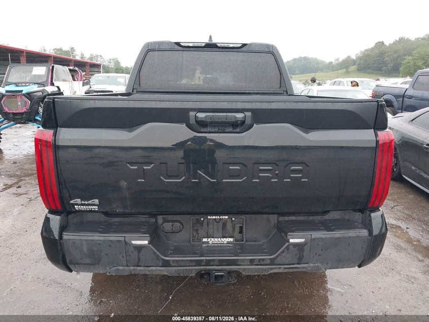 TOYOTA TUNDRA - zdjęcie 17