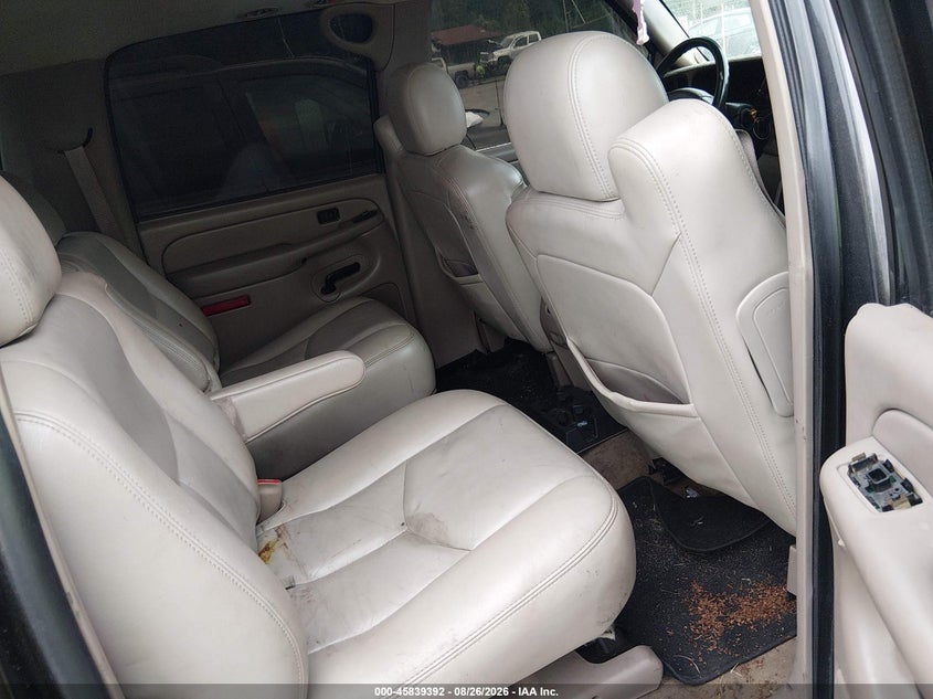 2005 CHEVROLET SUBURBAN 1500 auction photo 8