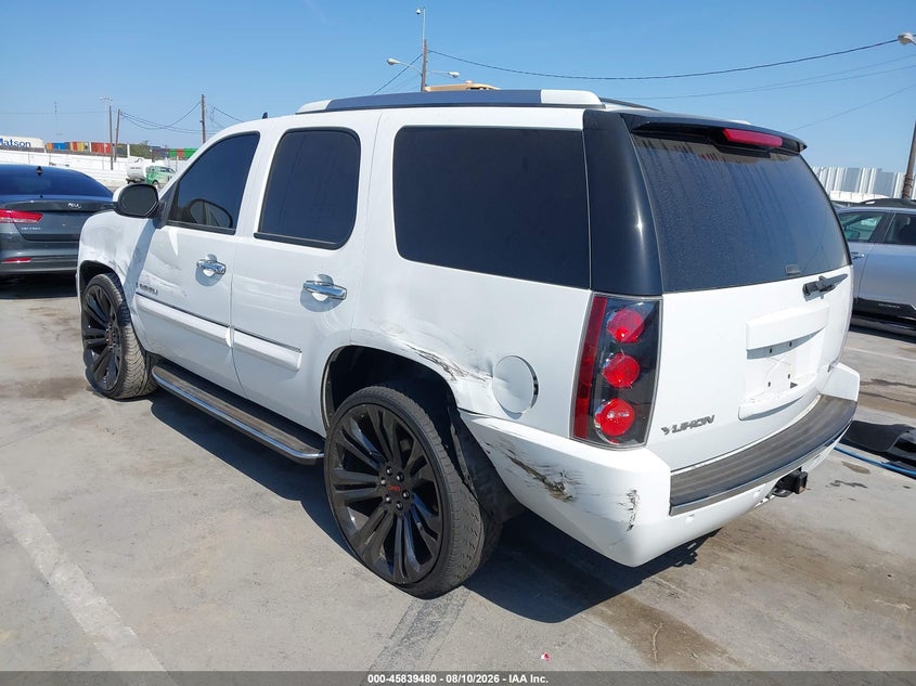 2007 GMC YUKON DENALI auction photo 3