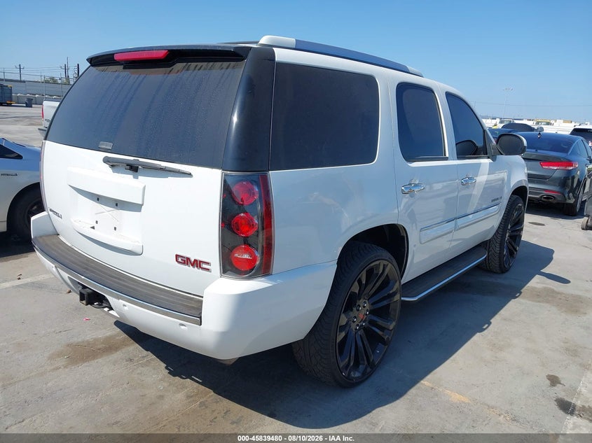 2007 GMC YUKON DENALI auction photo 4