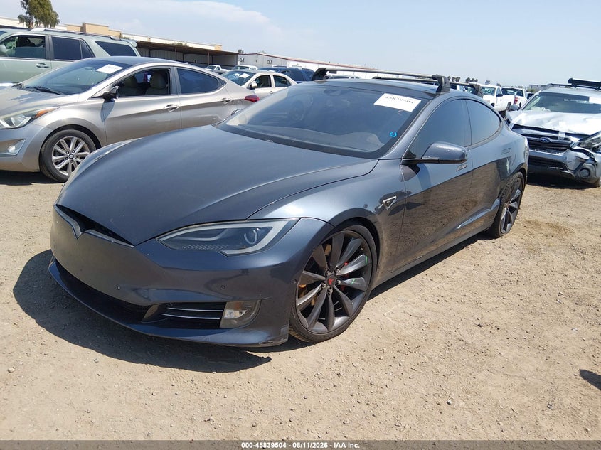 2015 Tesla Model S, Левый бок, IAAI, VIN 5YJSA1H24FFP65367 — фото 2
