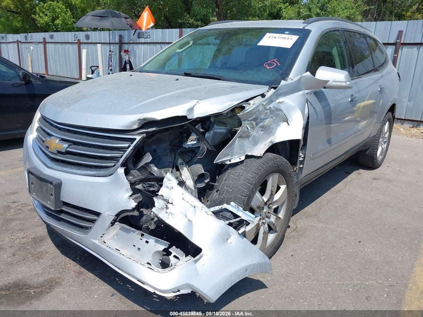2015 CHEVROLET TRAVERSE auction photo 2