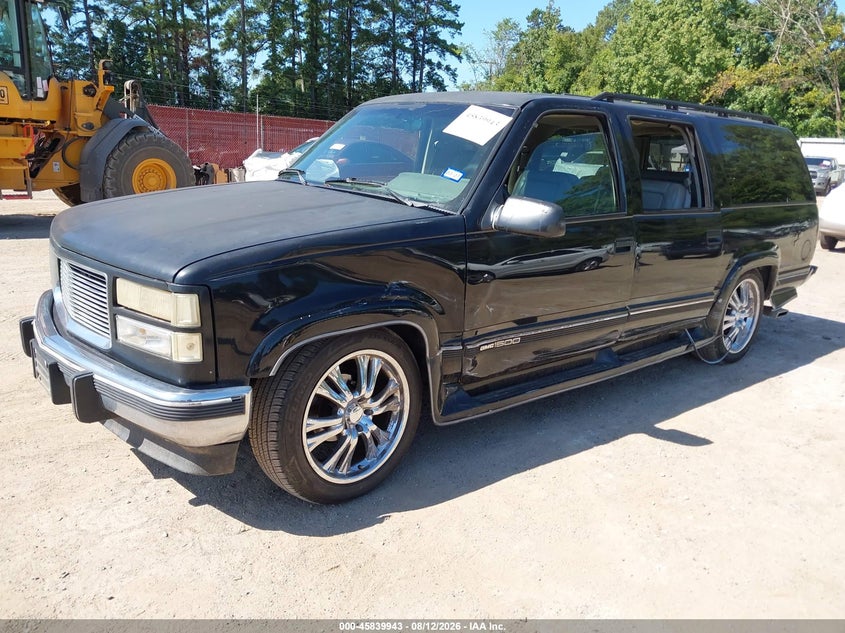 1994 GMC Suburban, Left Side, IAAI, VIN 1GKEC16K0RJ745418 — photo 2