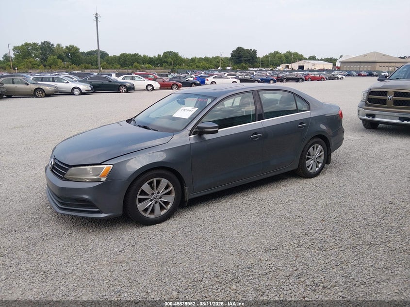 2015 VOLKSWAGEN JETTA auction photo 2