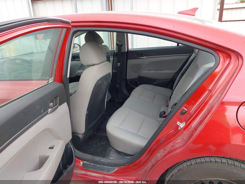 2017 HYUNDAI ELANTRA auction photo 8