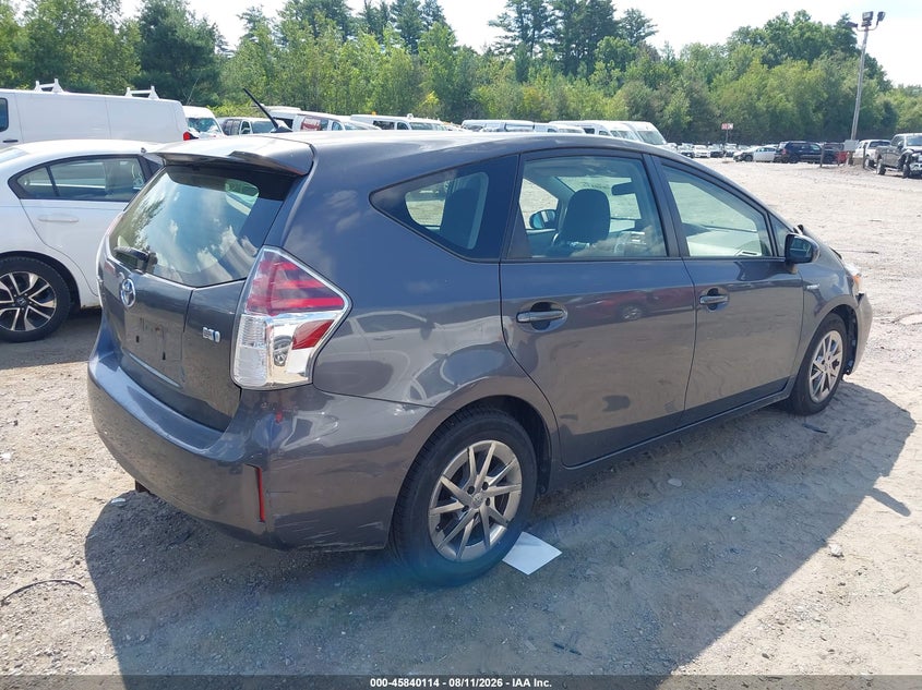 2015 TOYOTA PRIUS V auction photo 4
