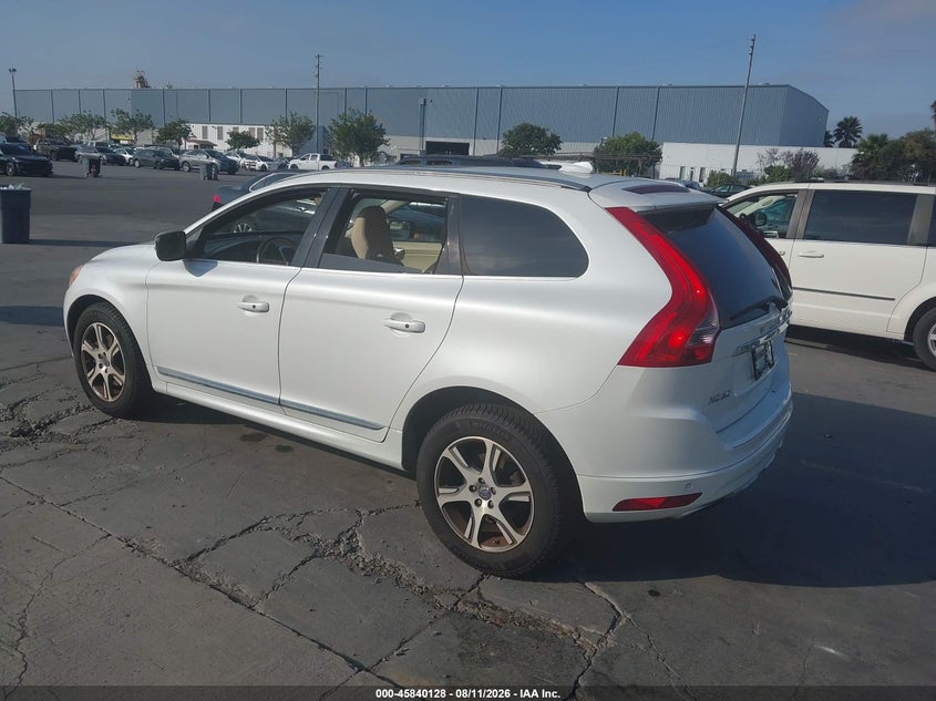 2015 VOLVO XC60 auction photo 3
