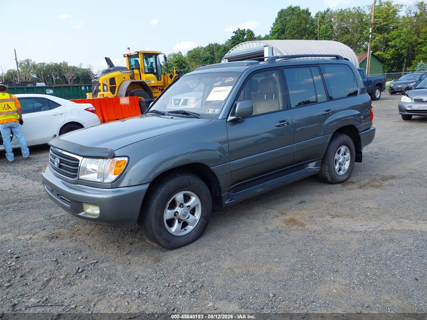 2000 TOYOTA LAND CRUISER auction photo 2