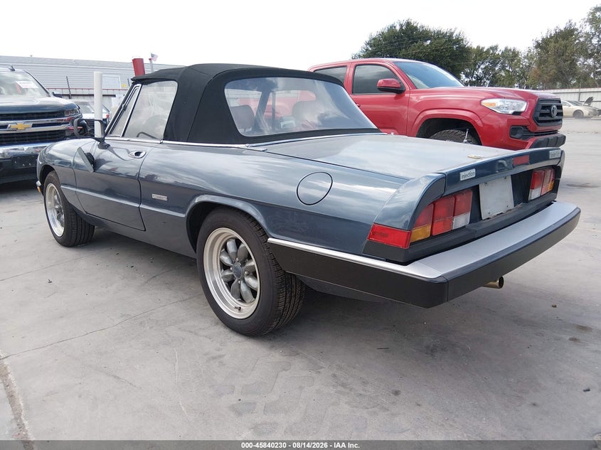 1987 ALFA ROMEO SPIDER auction photo 3
