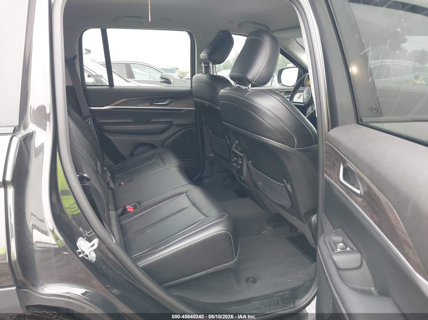 JEEP GRAND CHEROKEE - zdjęcie 8