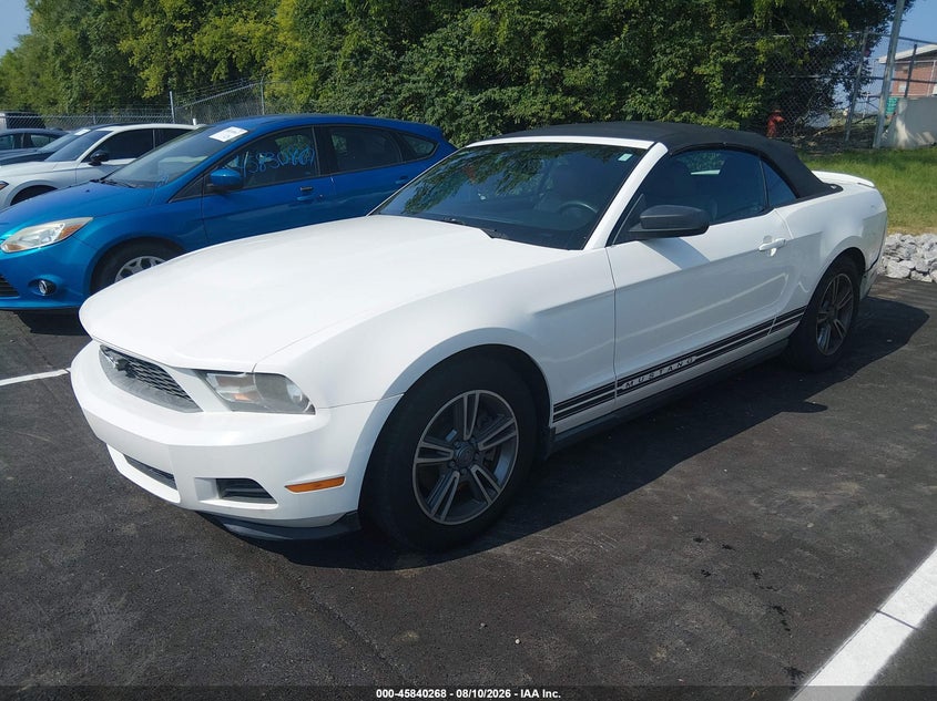 2011 FORD MUSTANG auction photo 2