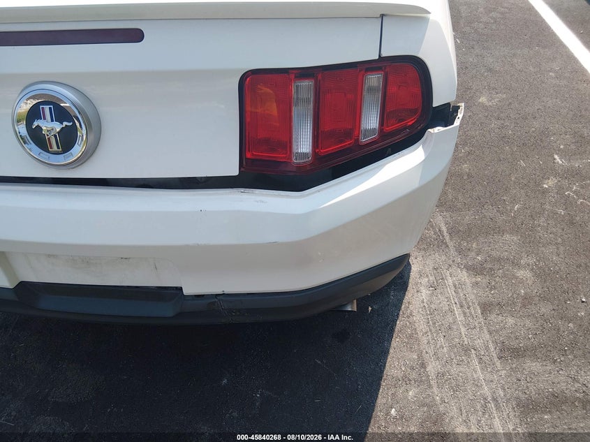 2011 FORD MUSTANG auction photo 6