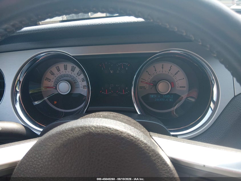 2011 FORD MUSTANG auction photo 7