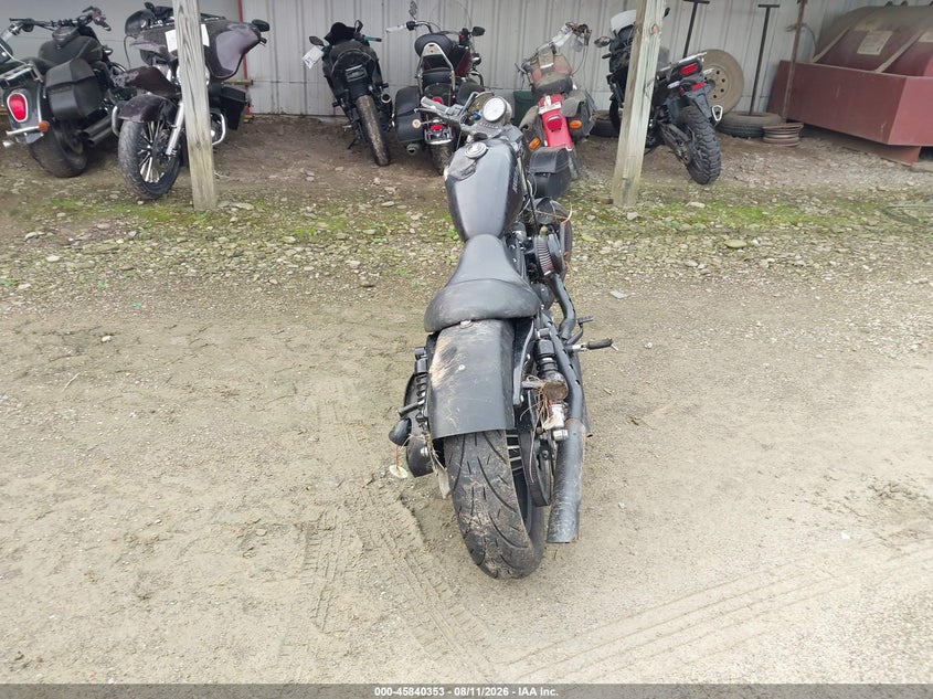 HARLEY-DAVIDSON XL883 2014