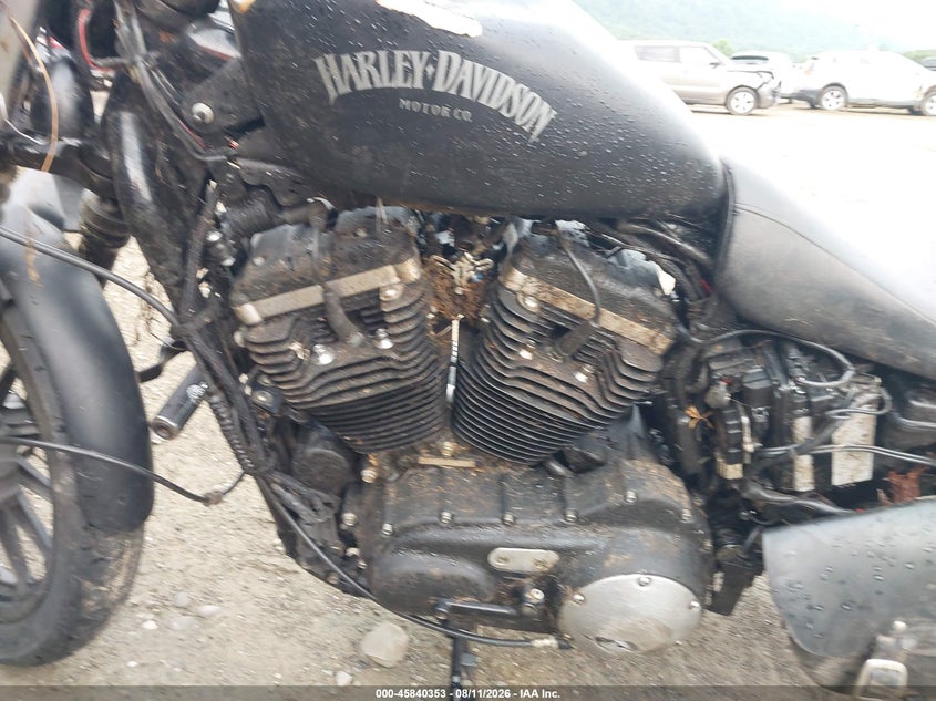 HARLEY-DAVIDSON XL883 2014