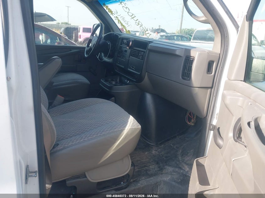 2005 CHEVROLET EXPRESS auction photo 5