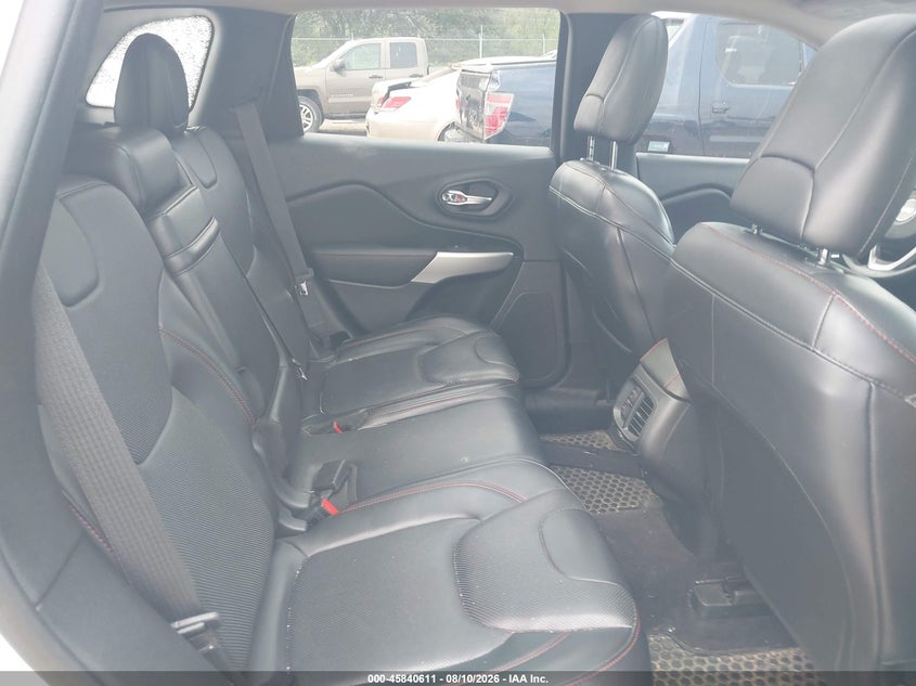 2018 JEEP CHEROKEE auction photo 8