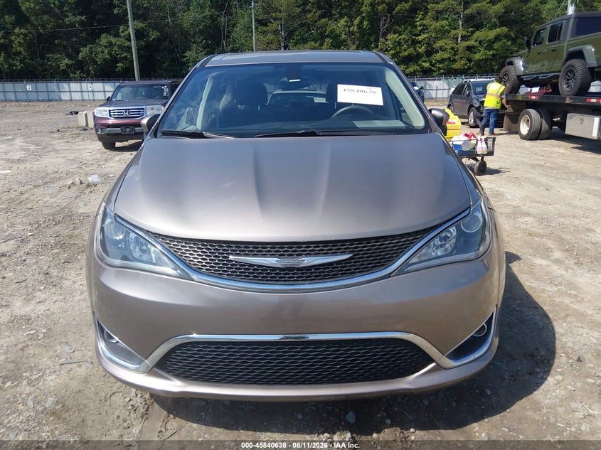 2017 CHRYSLER PACIFICA auction photo 6