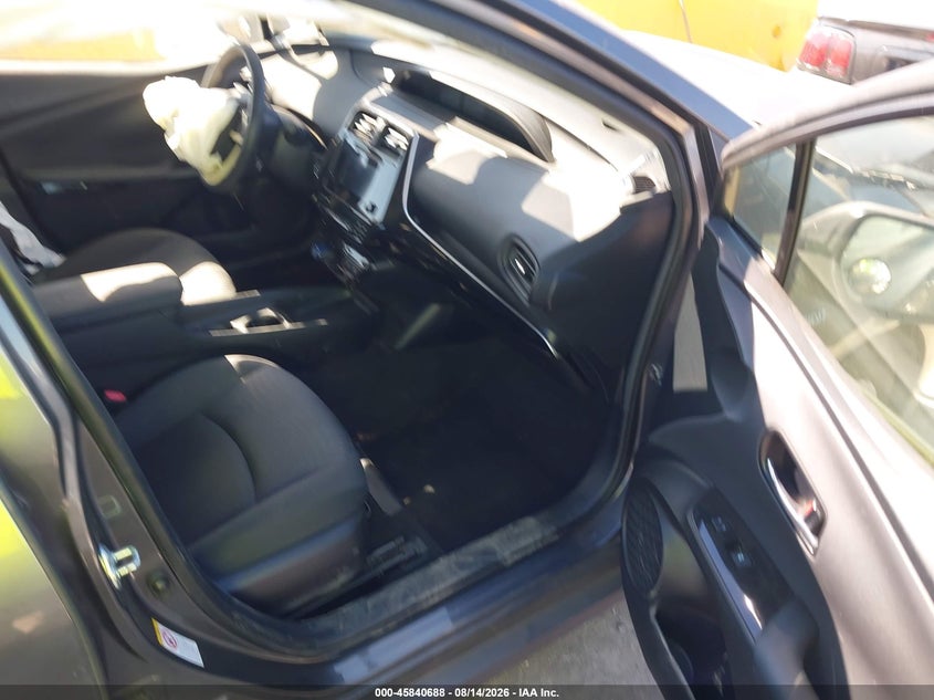 2017 TOYOTA PRIUS auction photo 5