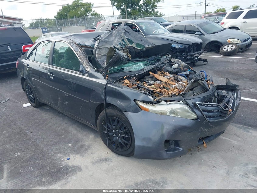 2011 TOYOTA CAMRY auction photo 1