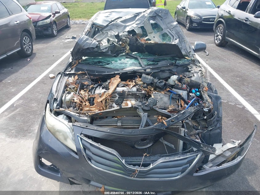 2011 TOYOTA CAMRY auction photo 6