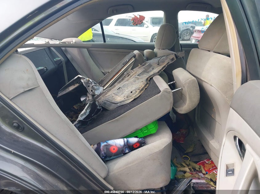 2011 TOYOTA CAMRY auction photo 8