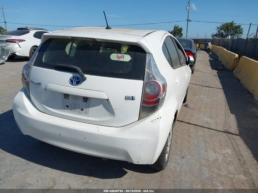 2013 TOYOTA PRIUS C auction photo 4