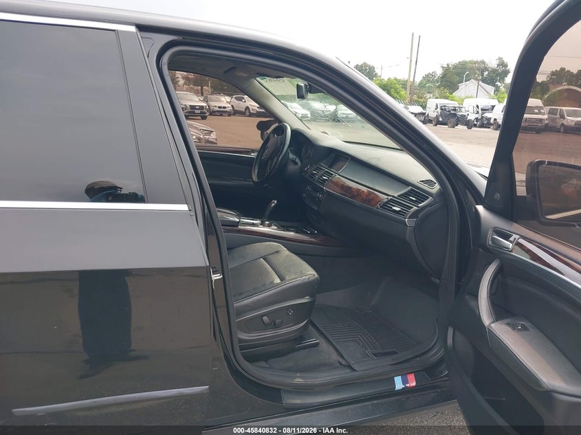 BMW X5 2010 VIN 5UXFE8C56AL311075