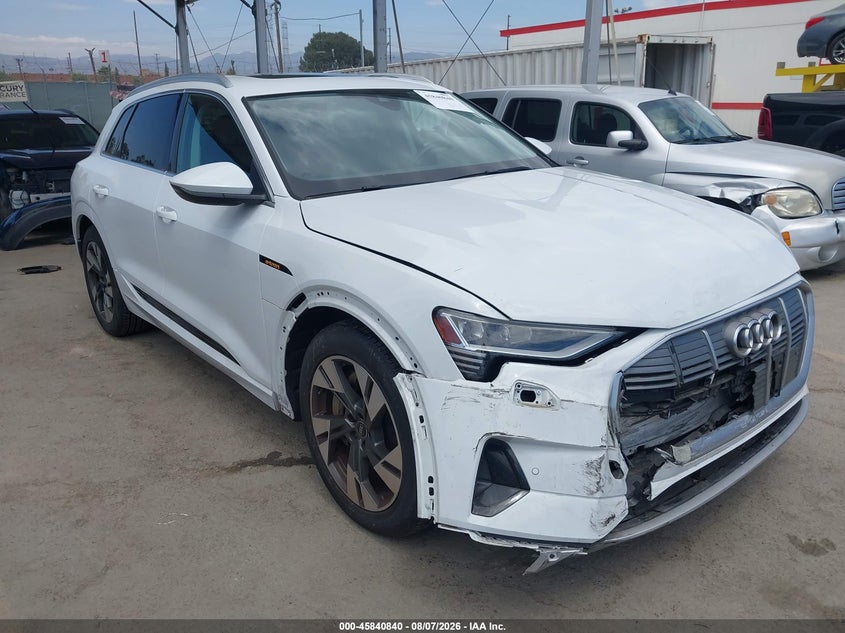 Vin: wa1aaage8nb025677, lot: 46339748, audi e-tron premium quattro 2022 img_1