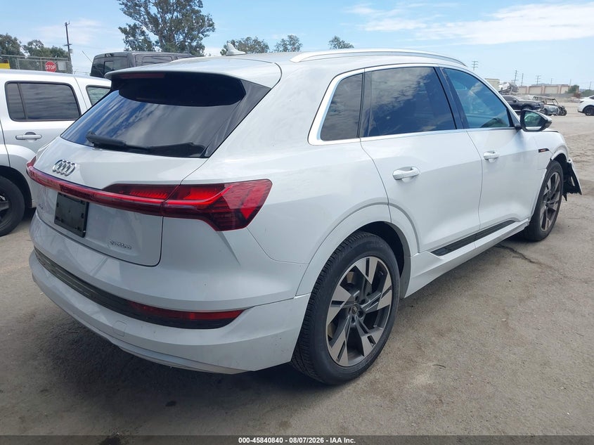 Vin: wa1aaage8nb025677, lot: 46339748, audi e-tron premium quattro 20224