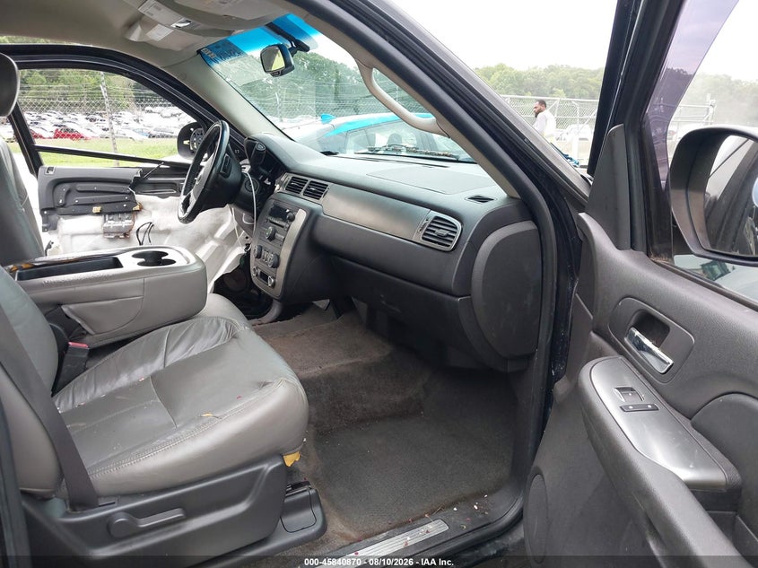 2007 CHEVROLET SUBURBAN LS · Фото 5